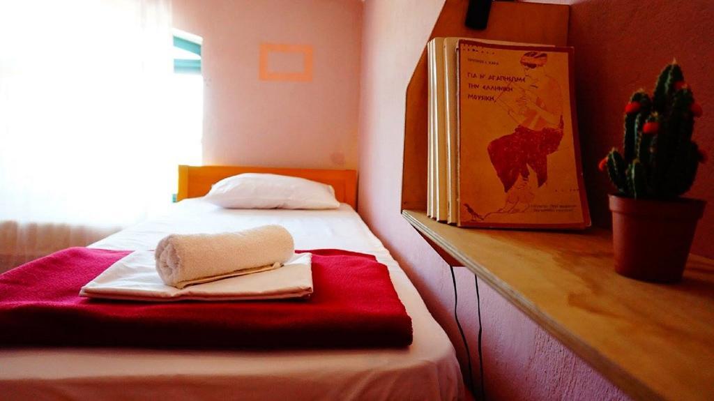 The White Rabbit Guesthouse Eco-Lodge "Cosy Apartment" Psakoudia Buitenkant foto